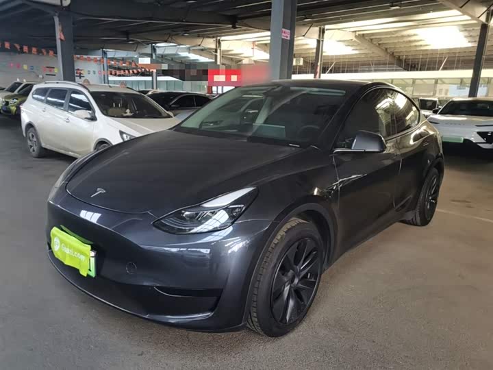 Фото 2 - Tesla Model Y