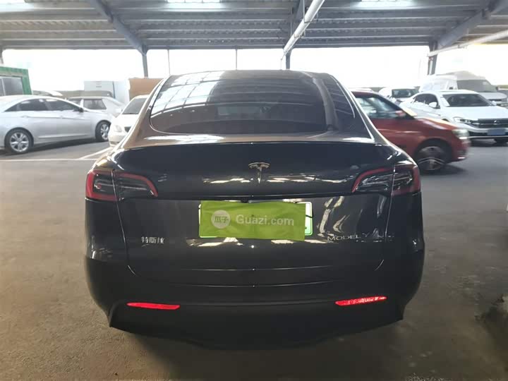 Фото 6 - Tesla Model Y