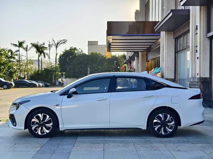 Фото 4 - GAC Aion S