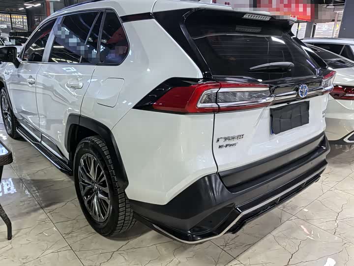 Фото 4 - Toyota Wildlander