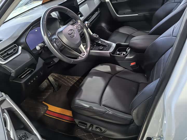 Фото 7 - Toyota Wildlander