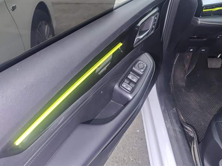 Фото 7 - Roewe i5