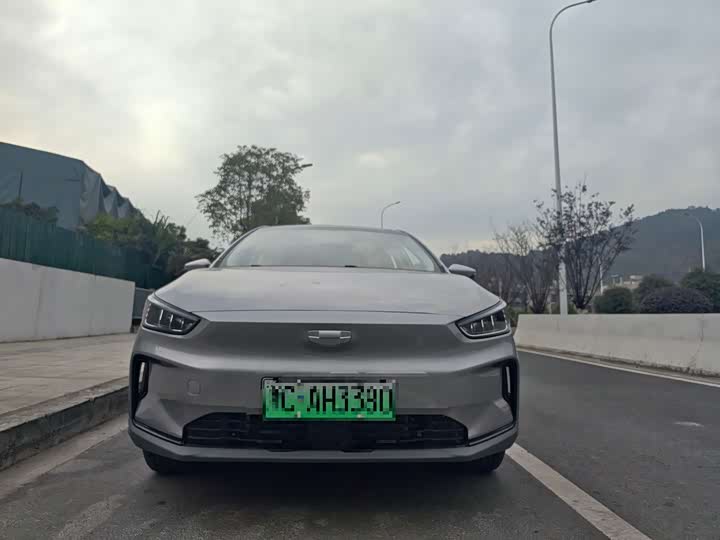 Фото 1 - Geely Geometry C