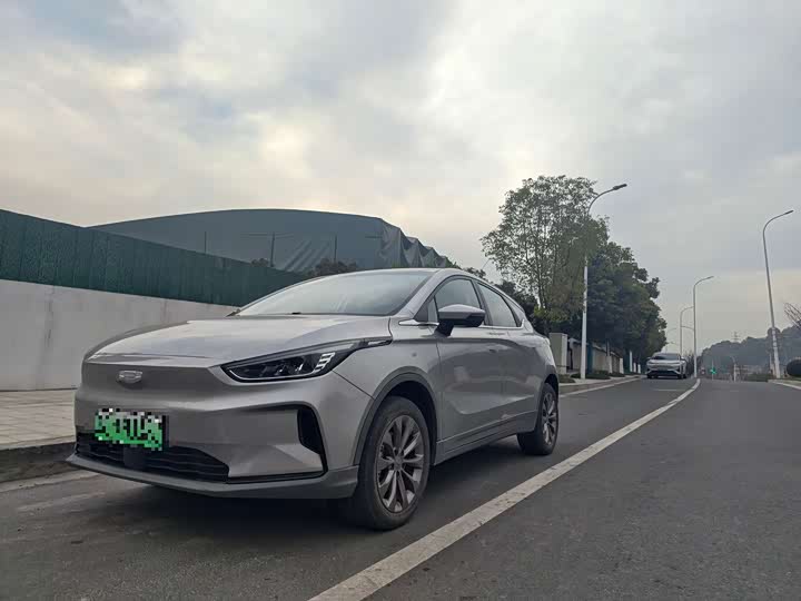 Фото 2 - Geely Geometry C