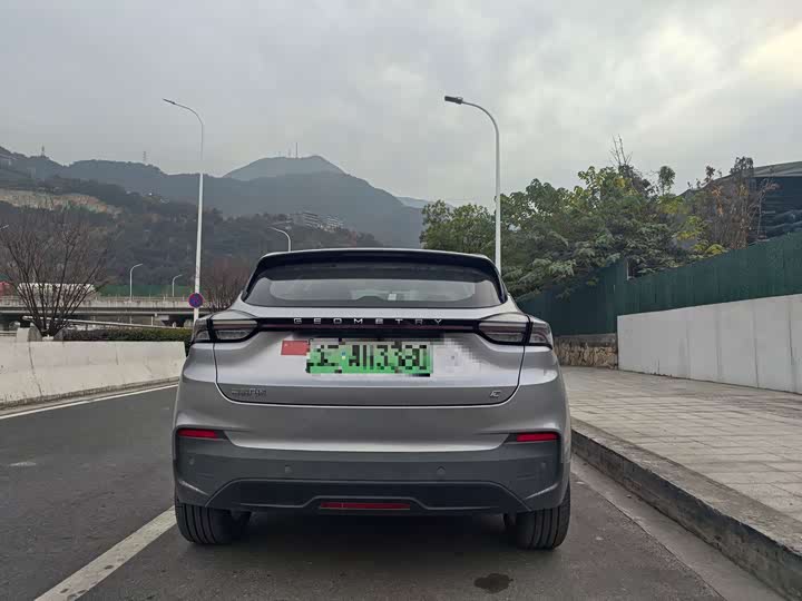 Фото 5 - Geely Geometry C