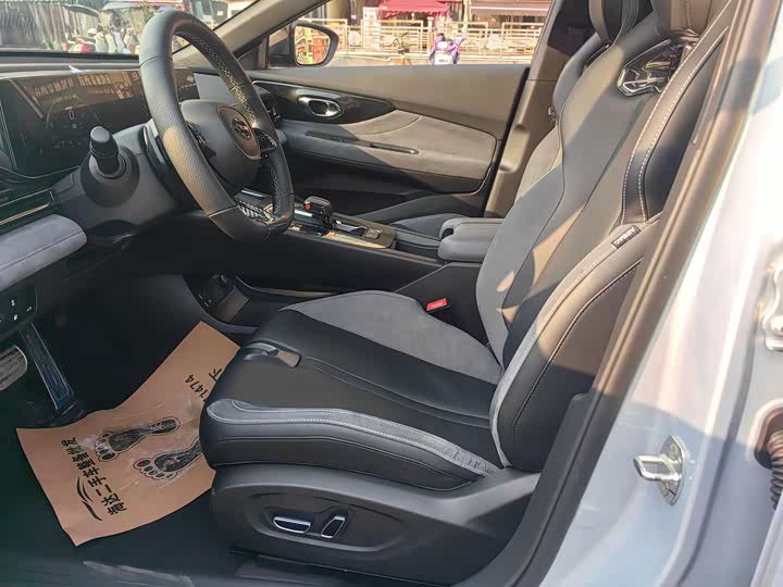 Фото 4 - GAC Trumpchi Empow R