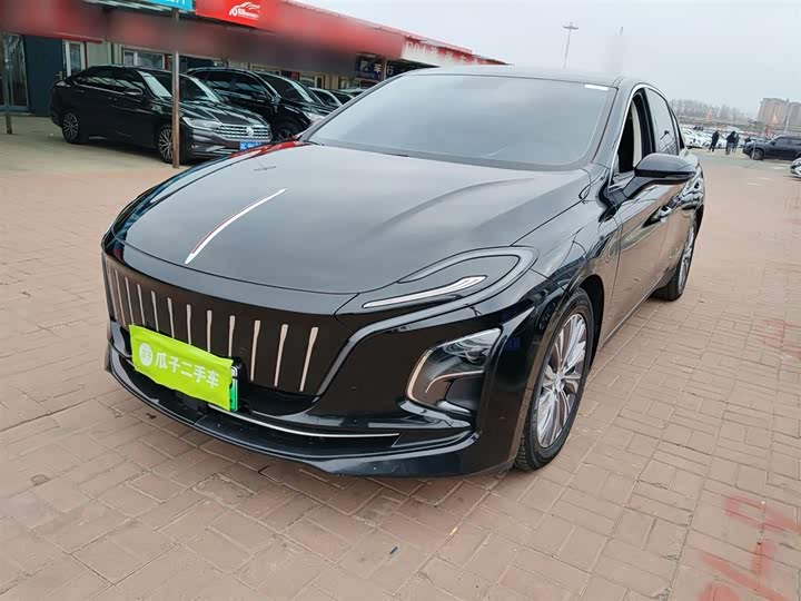 Фото 2 - Hongqi E-QM5