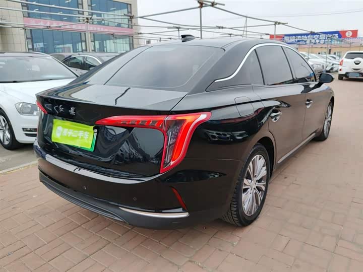 Фото 7 - Hongqi E-QM5