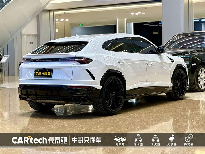 Фото 4 - Lamborghini Urus