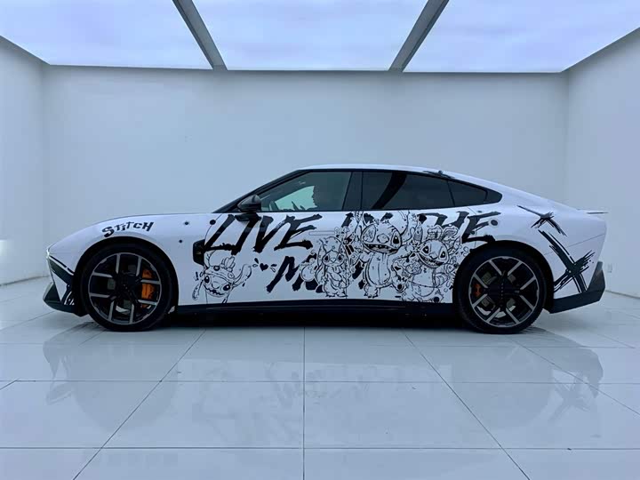 Фото 3 - XPeng P7