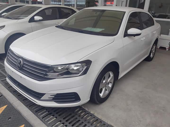 Фото 1 - Volkswagen Lavida