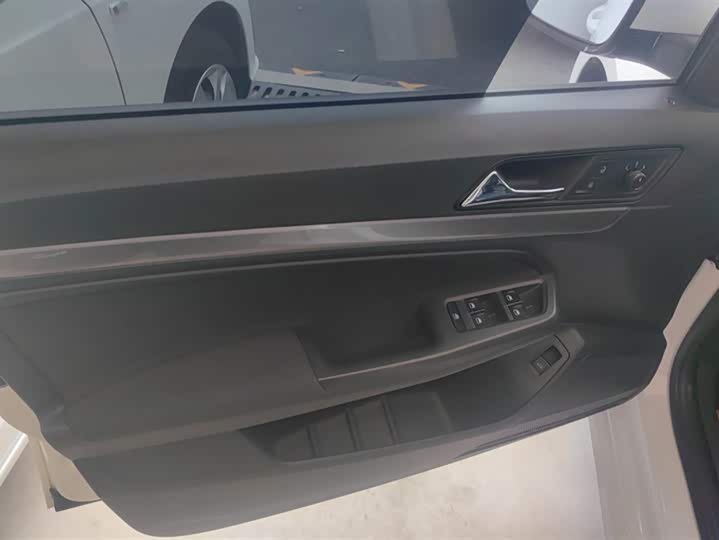 Фото 7 - Volkswagen Lavida