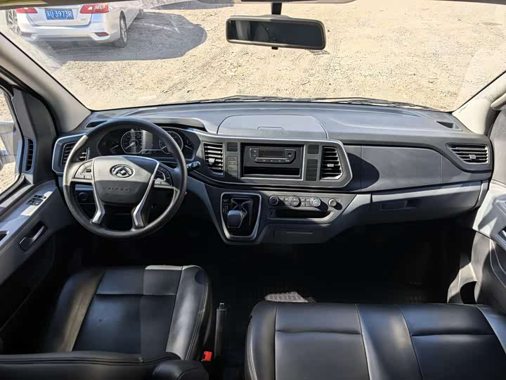 Фото 8 - Maxus V80