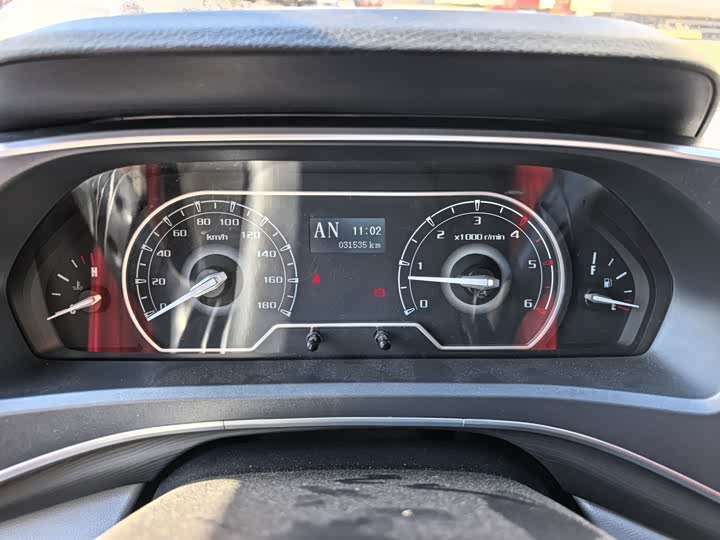 Фото 9 - Maxus V80