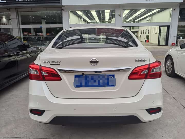 Фото 5 - Nissan Sylphy