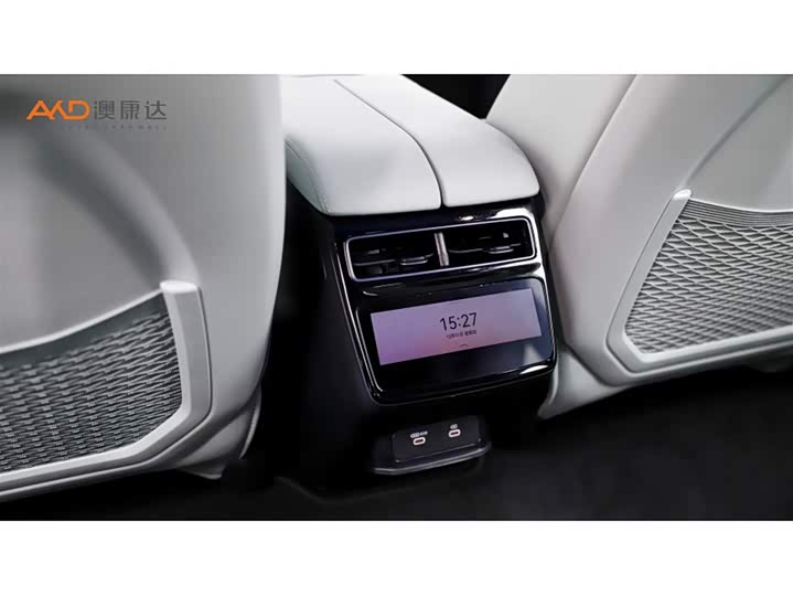 Фото 9 - Zeekr 001