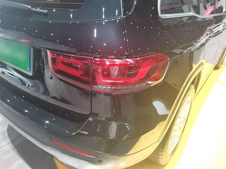 Фото 8 - Mercedes-Benz GLB-Class