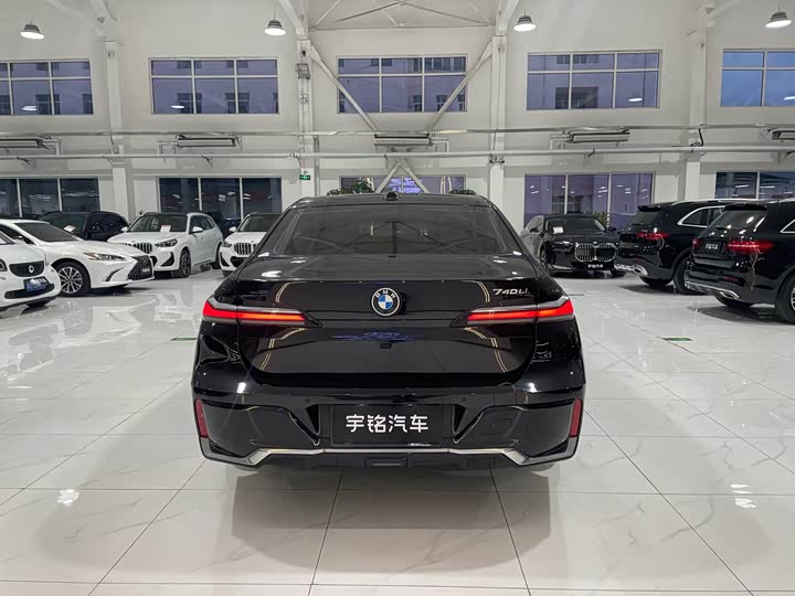 Фото 5 - BMW 7 Series