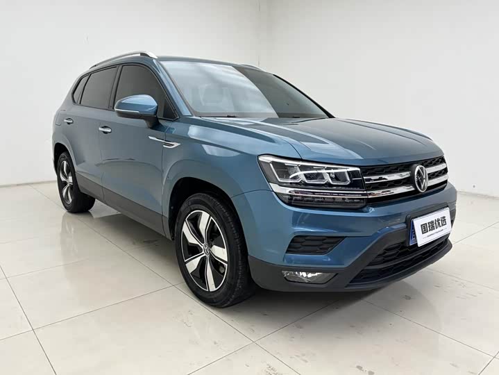 Фото 3 - Volkswagen Tharu