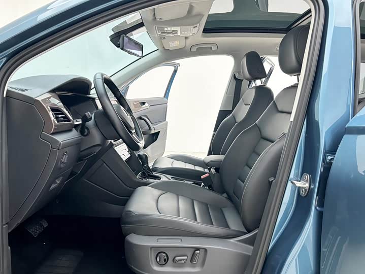 Фото 8 - Volkswagen Tharu