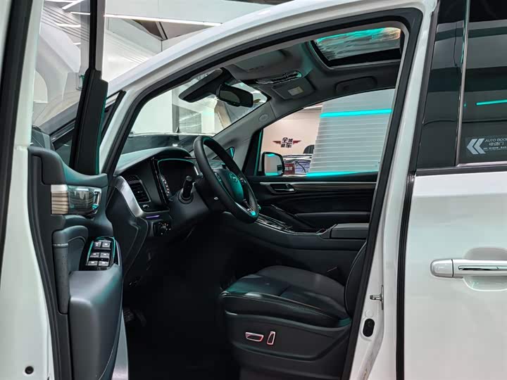 Фото 5 - GAC Trumpchi M8