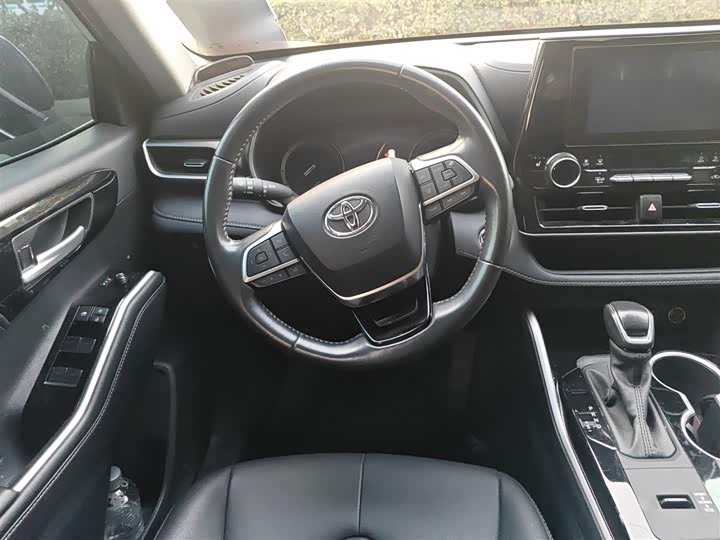 Фото 3 - Toyota Highlander