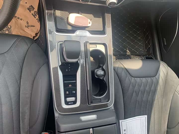 Фото 9 - Hongqi HS5