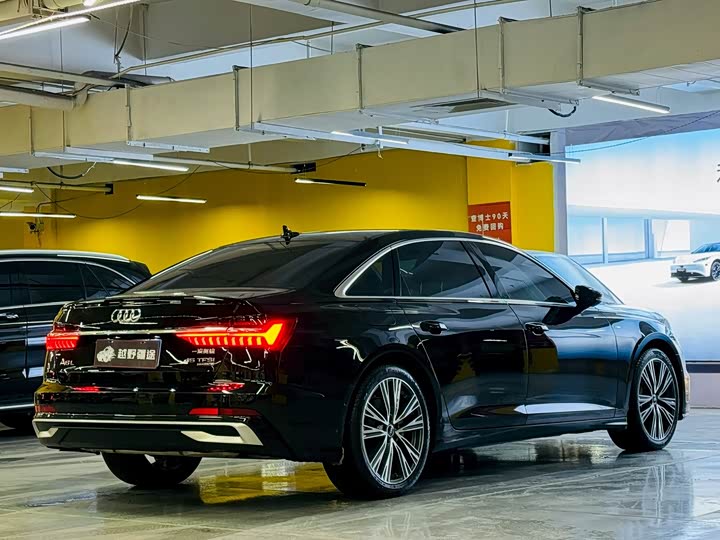 Фото 7 - Audi A6L