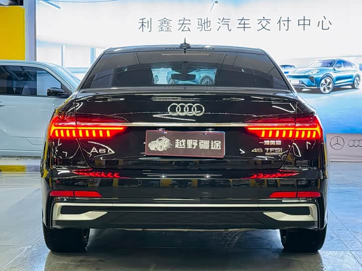 Фото 8 - Audi A6L