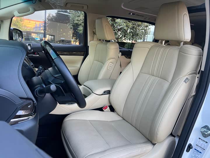 Фото 6 - Toyota Alphard