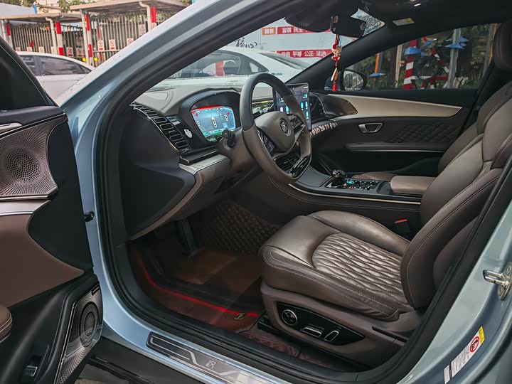 Фото 4 - BYD Han