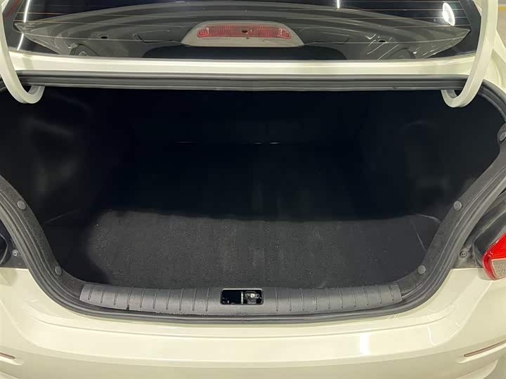 Фото 7 - Kia Pegas