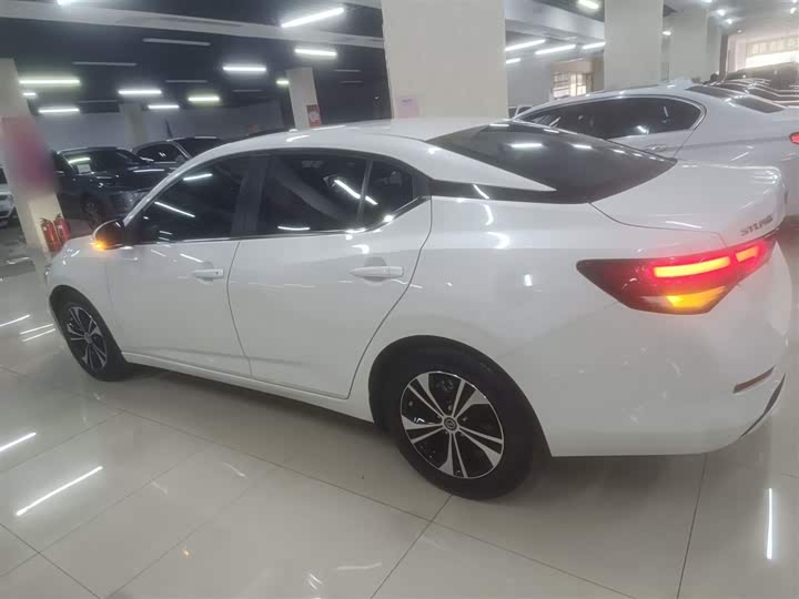 Фото 5 - Nissan Sylphy