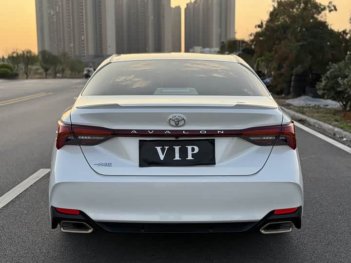 Фото 3 - Toyota Avalon