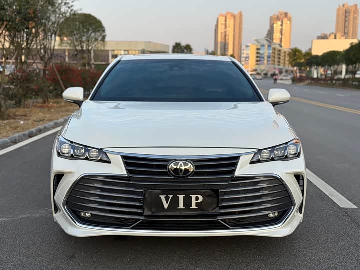 Фото 5 - Toyota Avalon