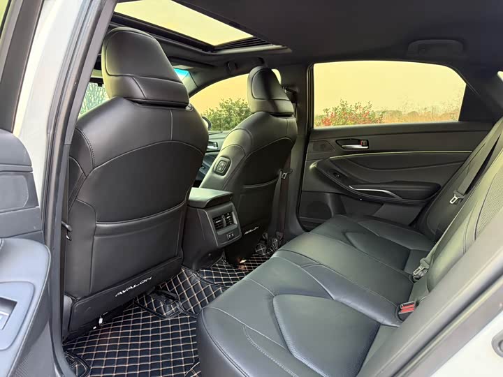 Фото 7 - Toyota Avalon