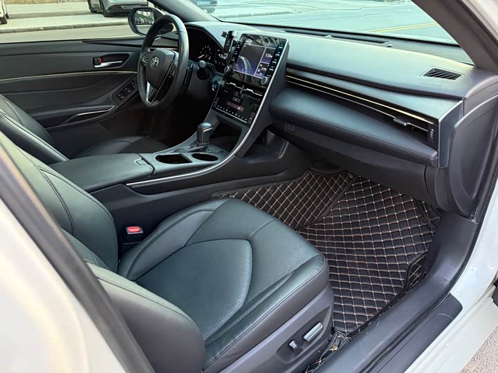 Фото 9 - Toyota Avalon