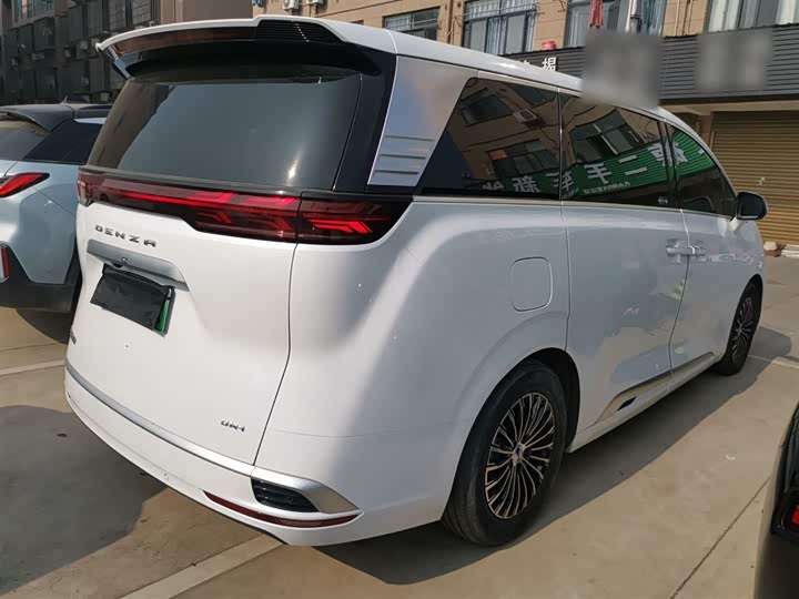 Фото 7 - Denza D9