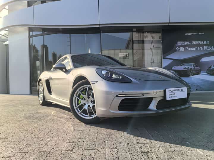 Фото 1 - Porsche 718