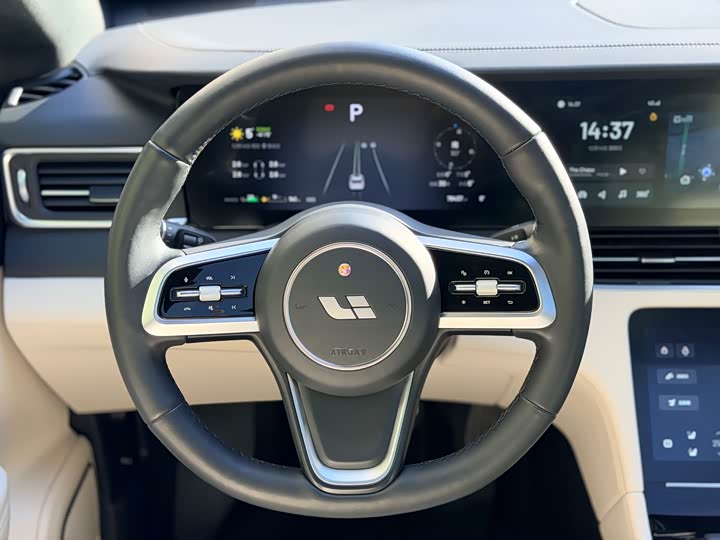 Фото 6 - LiXiang One