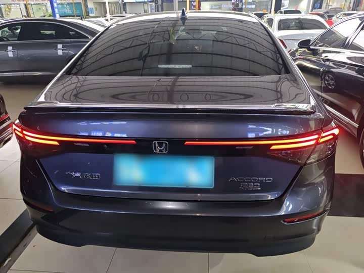 Фото 6 - Honda Accord