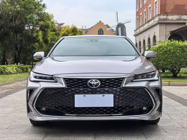 Фото 2 - Toyota Avalon