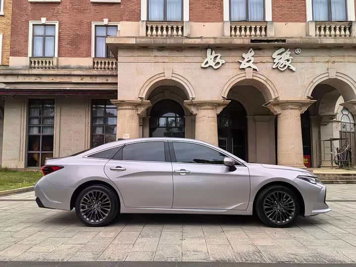 Фото 5 - Toyota Avalon