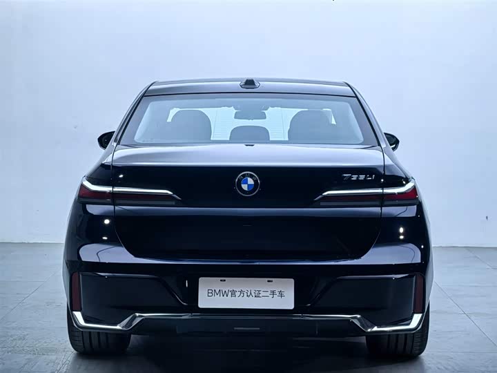 Фото 5 - BMW 7 Series
