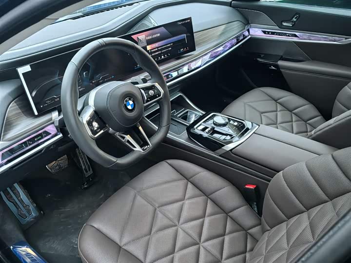 Фото 8 - BMW 7 Series
