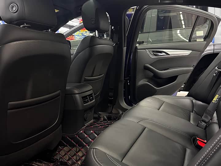 Фото 8 - Cadillac CT5