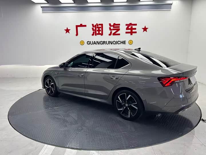 Фото 3 - Skoda Octavia Pro