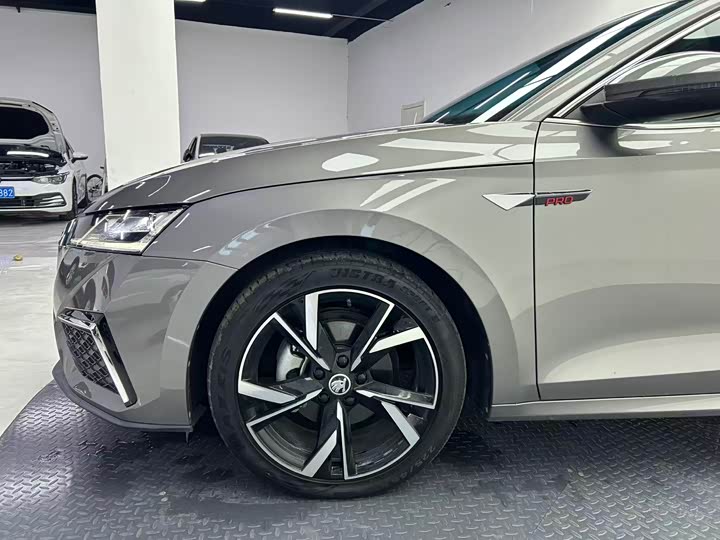 Фото 8 - Skoda Octavia Pro