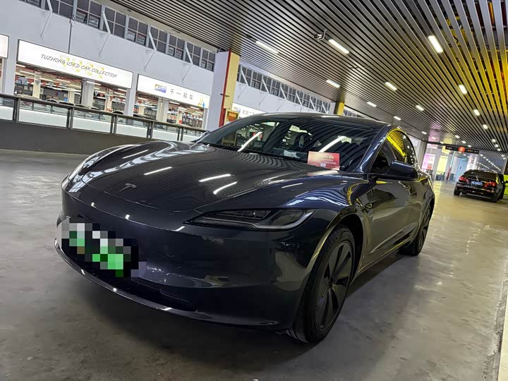 Фото 1 - Tesla Model 3