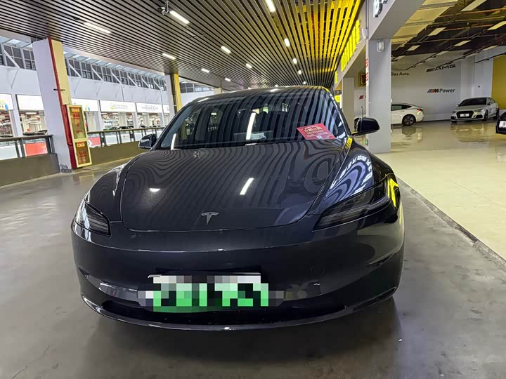 Фото 2 - Tesla Model 3